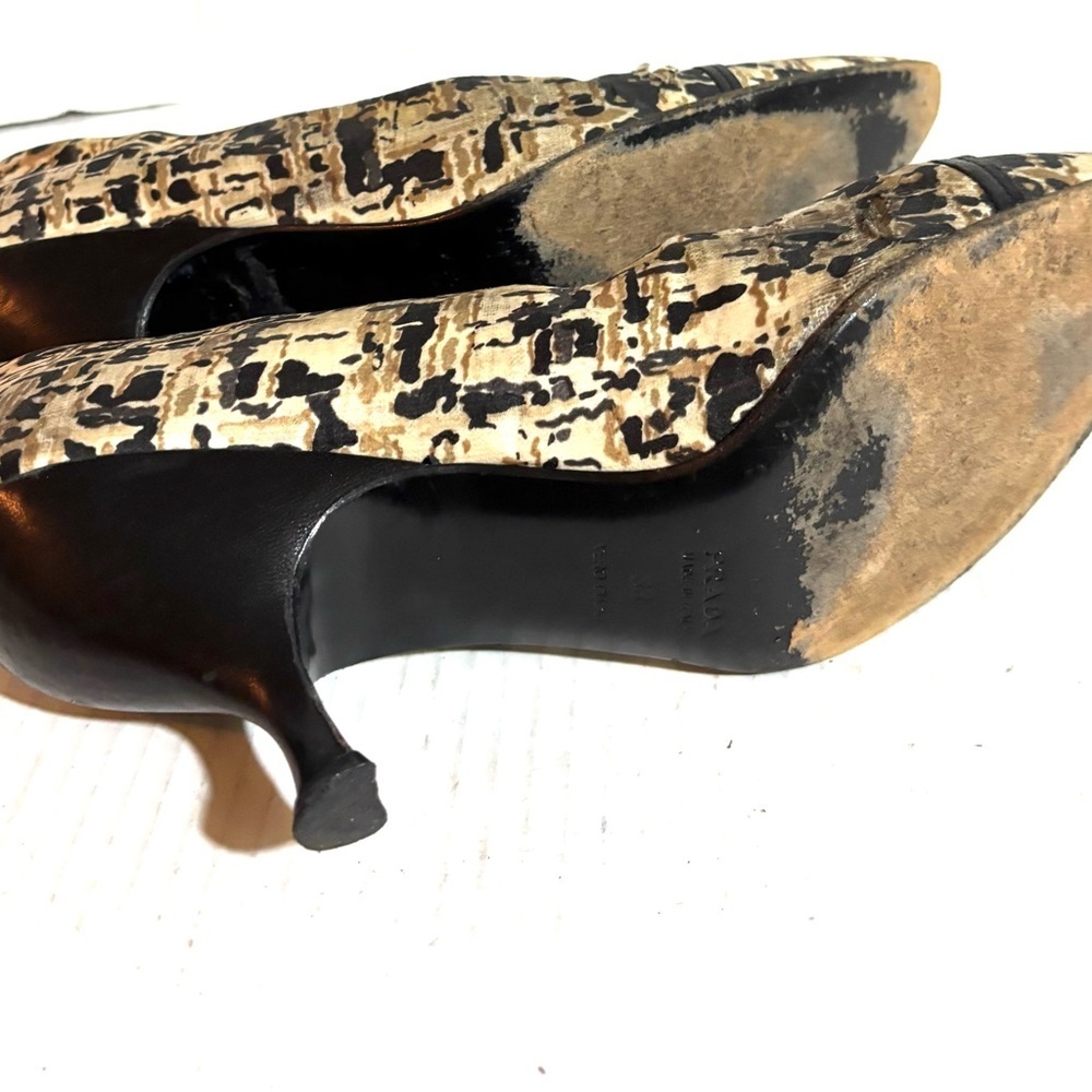 Prada Black and Tan Patterned Heels - Picture 6 of 8